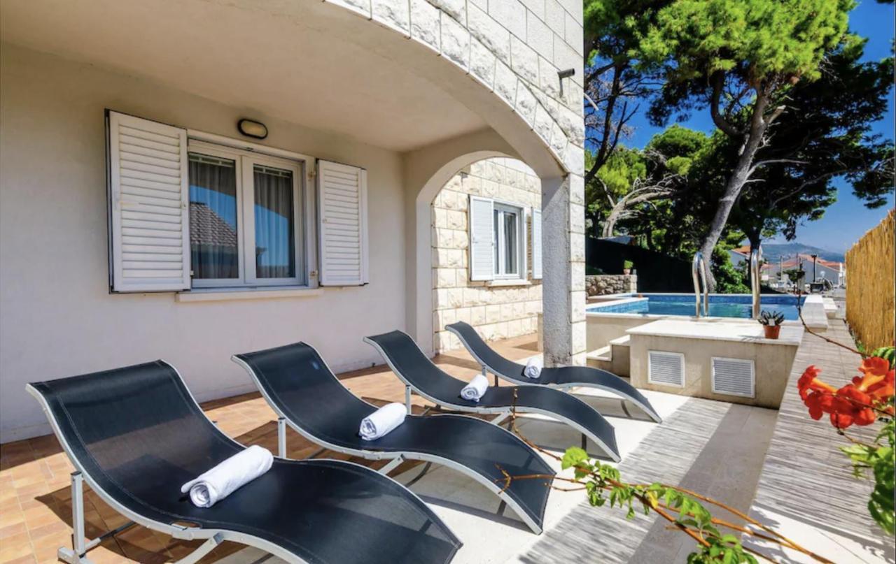 Wave N' Sea With A Private Pool Apartman