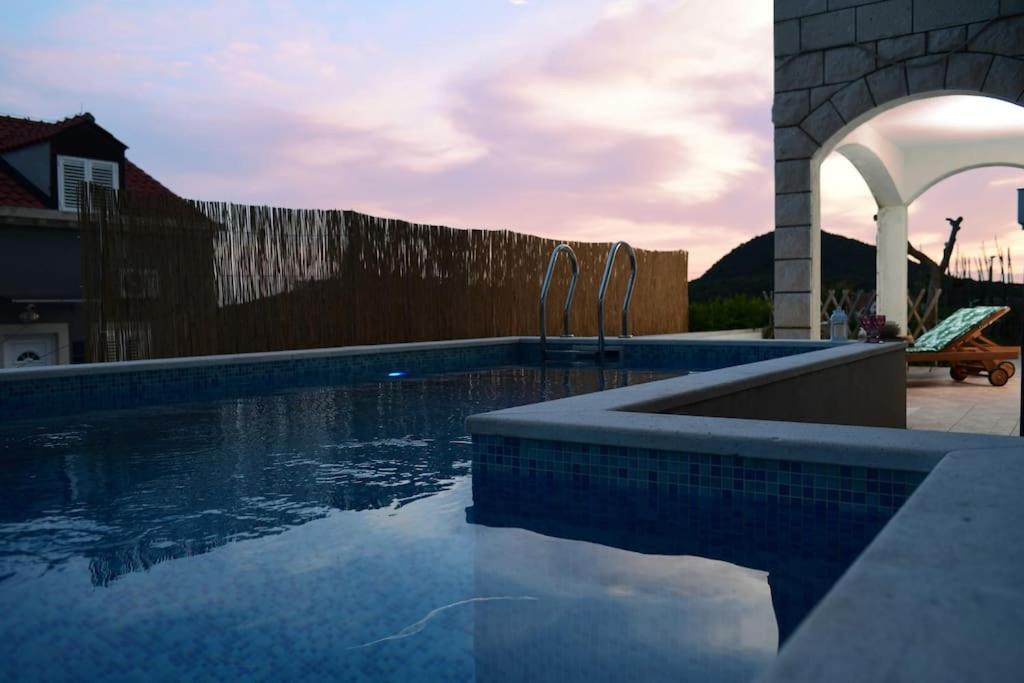 Wave N' Sea With A Private Pool Apartman *
