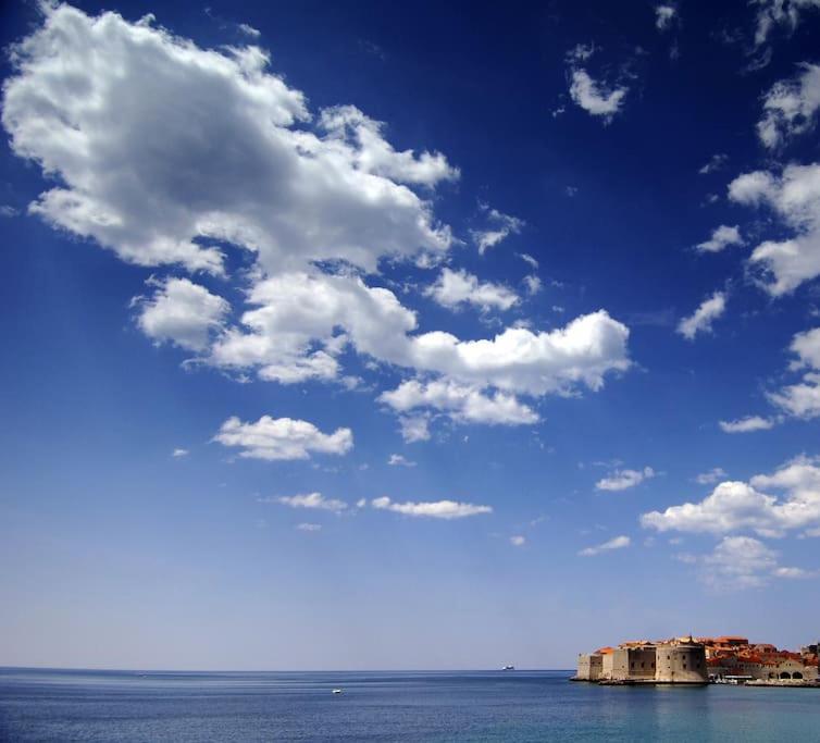 Wave N' Sea With A Private Pool Apartman