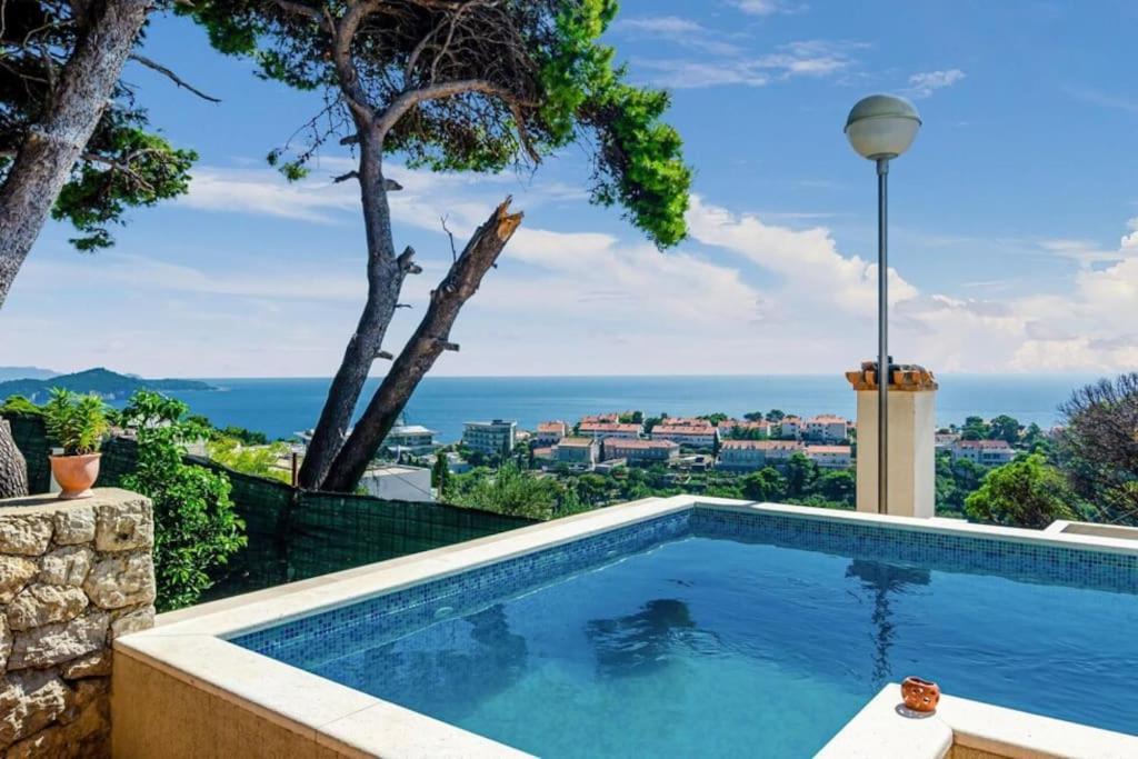 Wave N' Sea With A Private Pool Apartment
